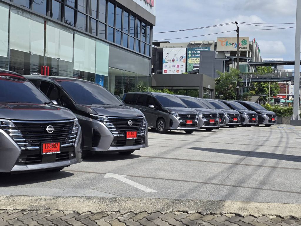 เช่ารถ Nissan Serena