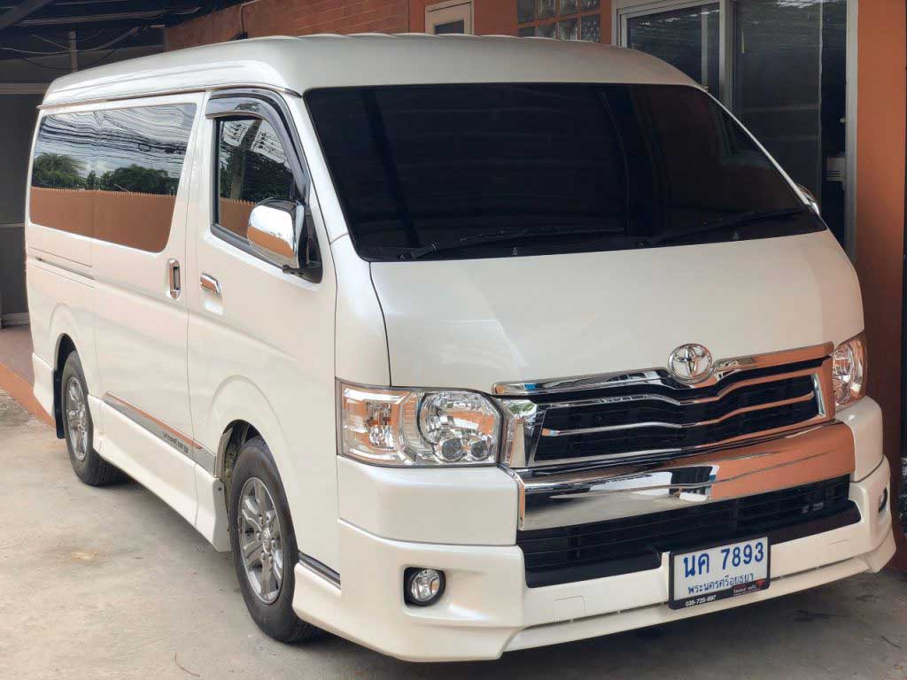 เช่ารถตู้ Toyota Ventury พร้อมคนขับ