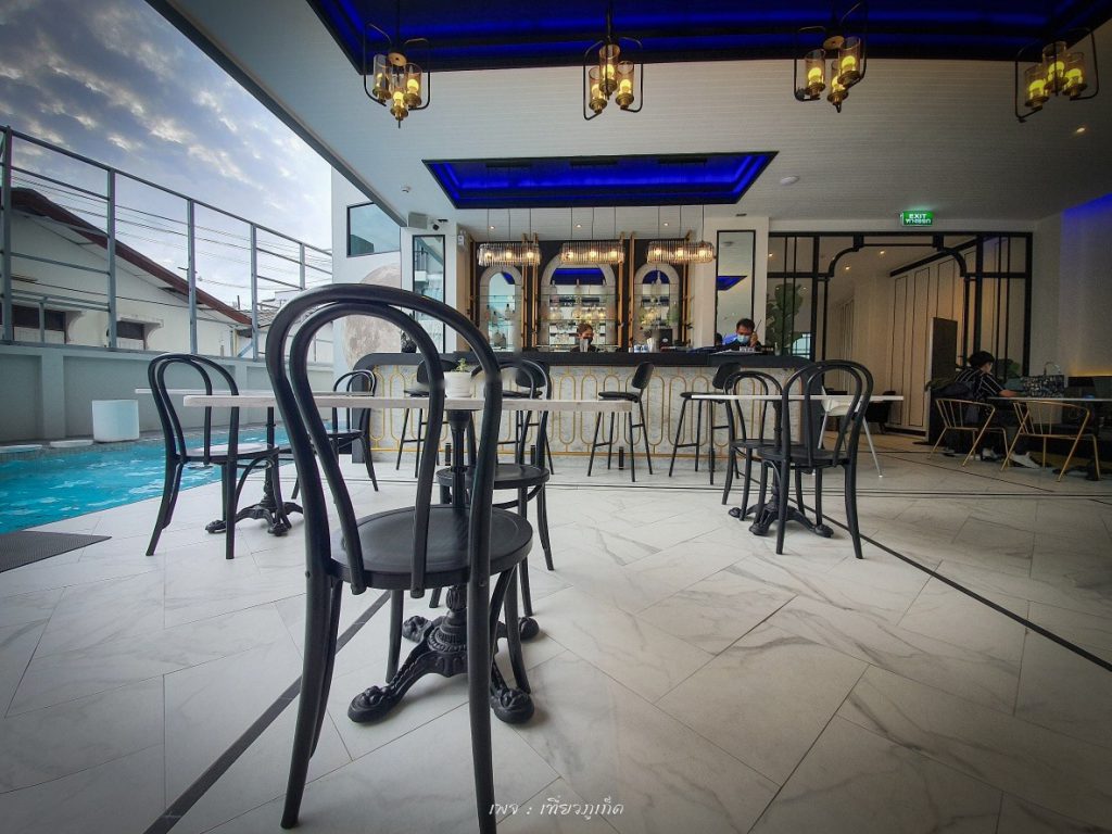 มนต์จันทรา พูล คาเฟ่