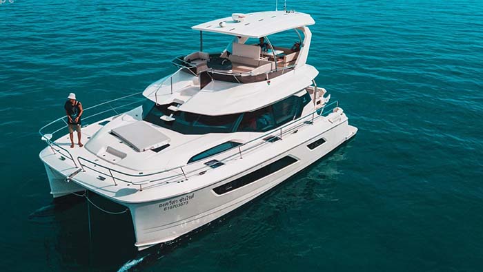 Aquila 44 yacht