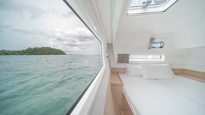 Yacht Phuket for rent - ADMIRAL 40 #4>
              <p class=